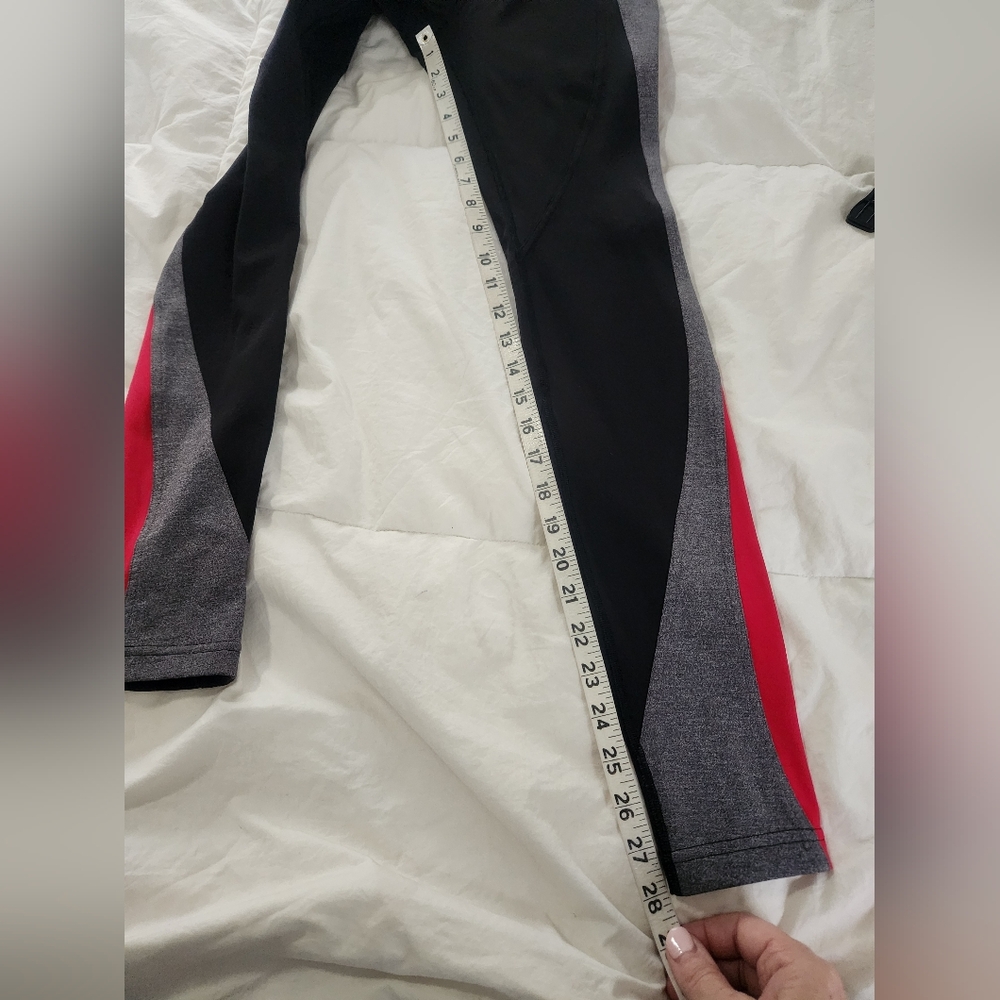 Lululemon Get Going Train Tight 28" Size 6 Gym Training Workout Crossfit - Picture 9 of 9